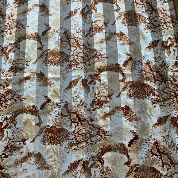 Elegant Gold and Brown scarf - Picture 2 of 4